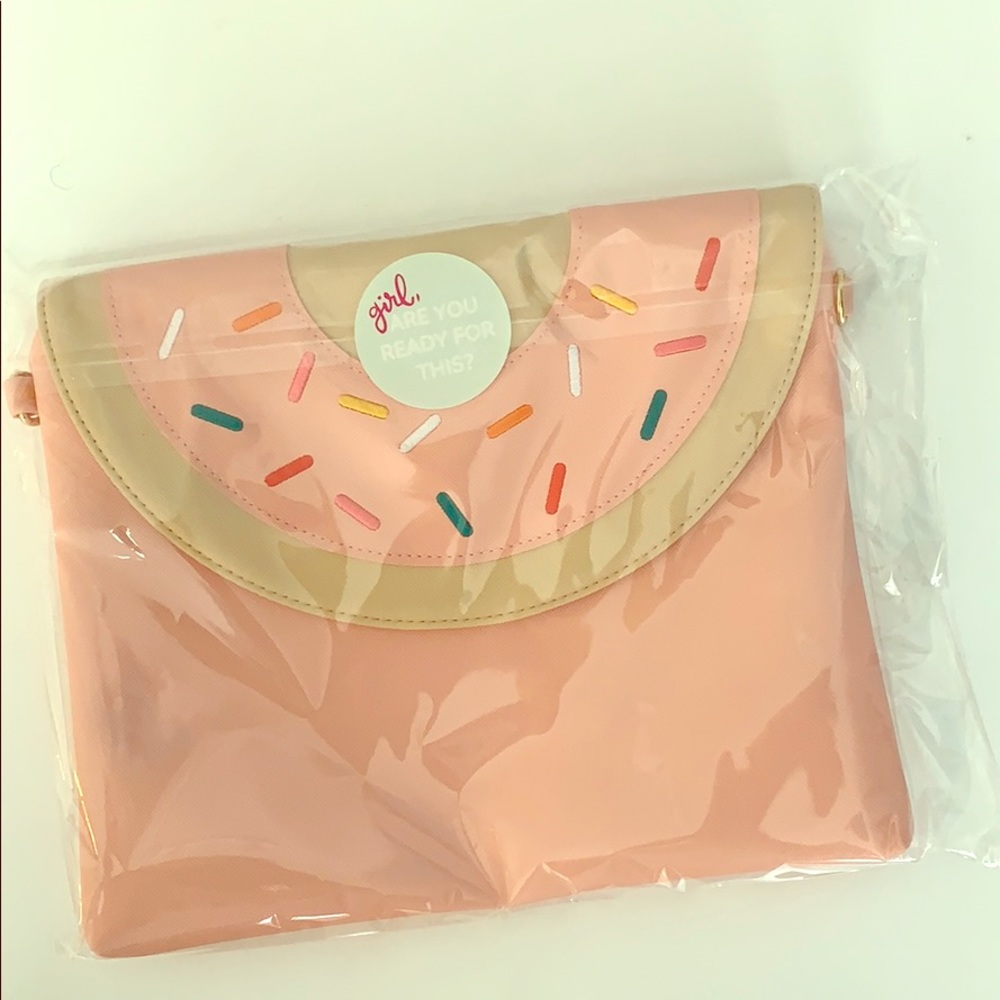Studio DIY Donut Clutch